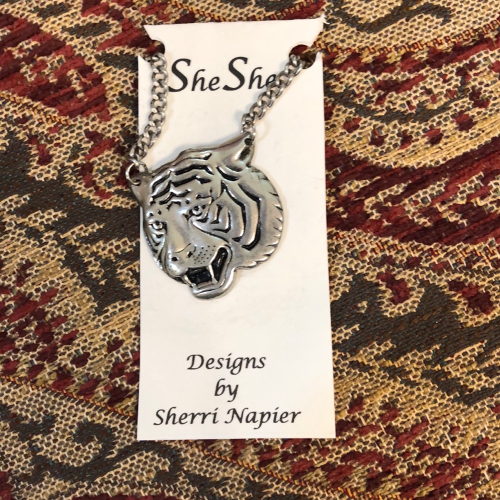 Pewter Tiger In Chain for wine Bottle Decor